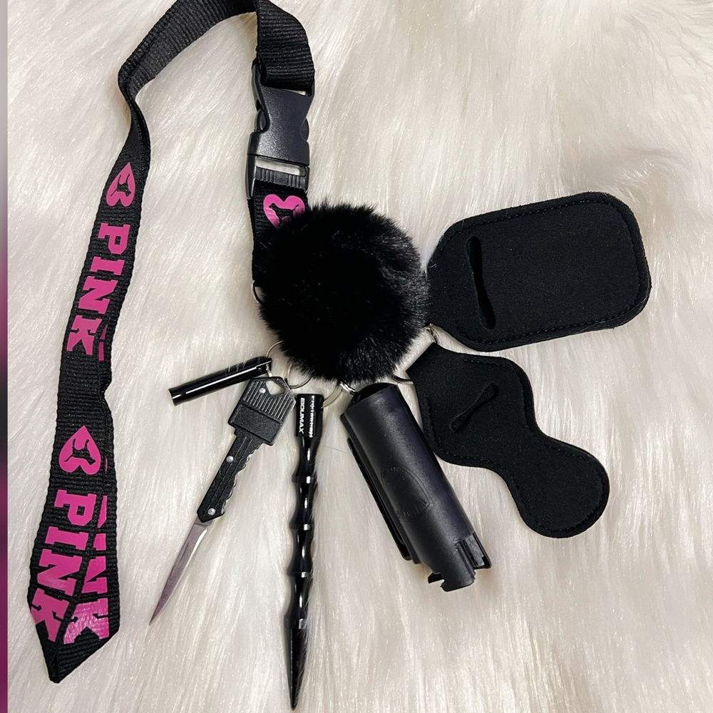 Self protection safety keychain with vs lanyard